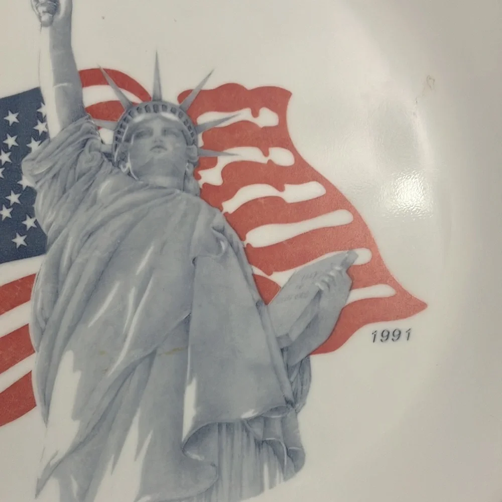 Corelle vintage statue